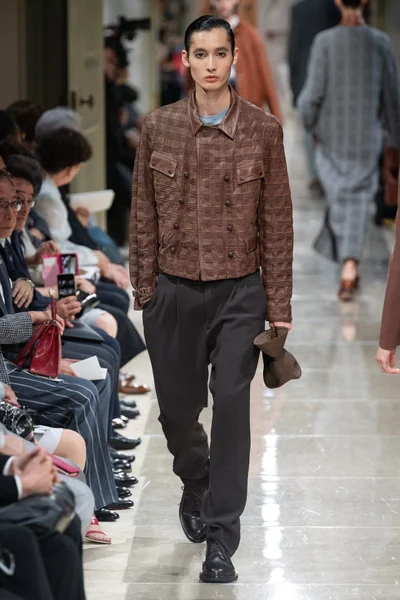 Look 47